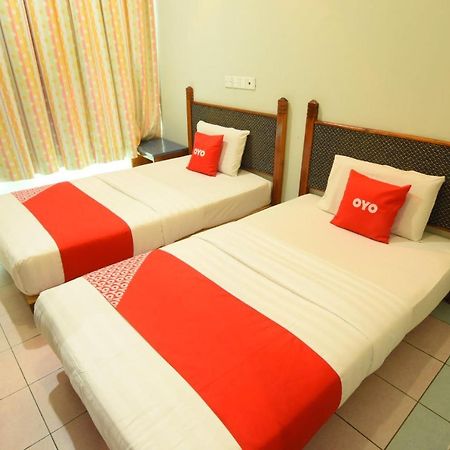 Oyo 89642 Highway Inn Mukah Exteriör bild